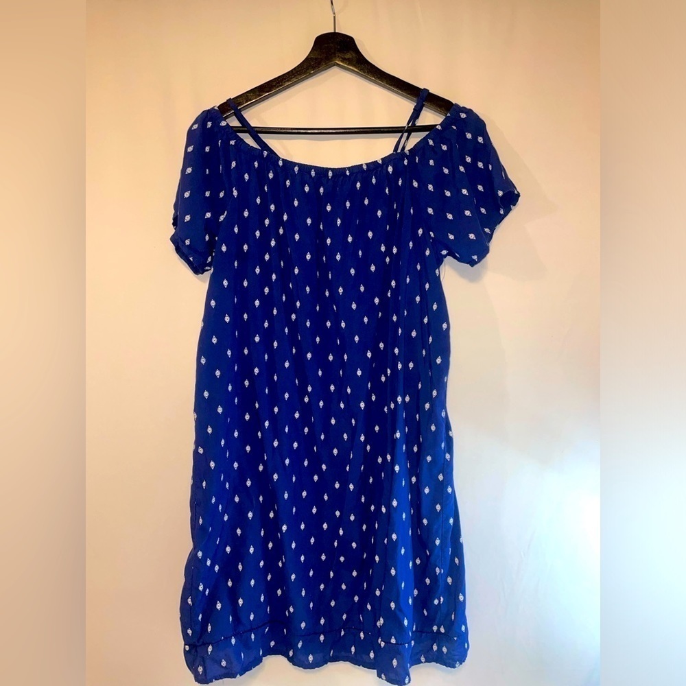 Old Navy patterned of the shoulder shift dress for Women.